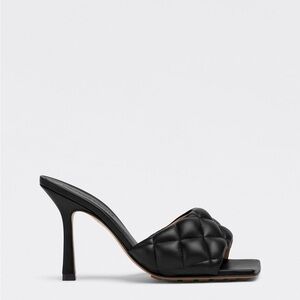 Like New Women's Bottega Veneta Padded Black Leather Sandals Heels Size 34.5